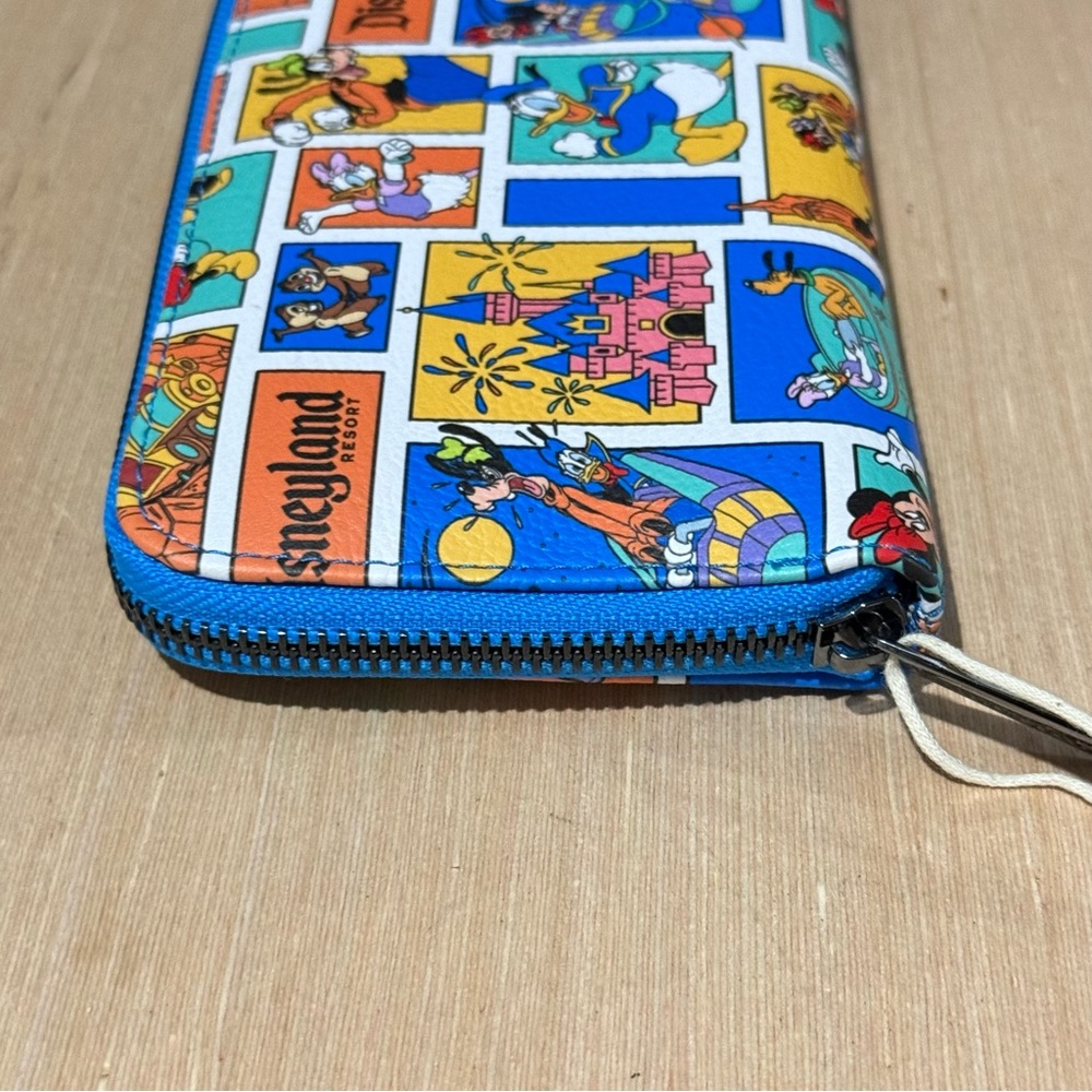 Disneyland Loungefly Play In The Park Wallet Mickey & Friends Brand New w/tags!! - Picture 5 of 11
